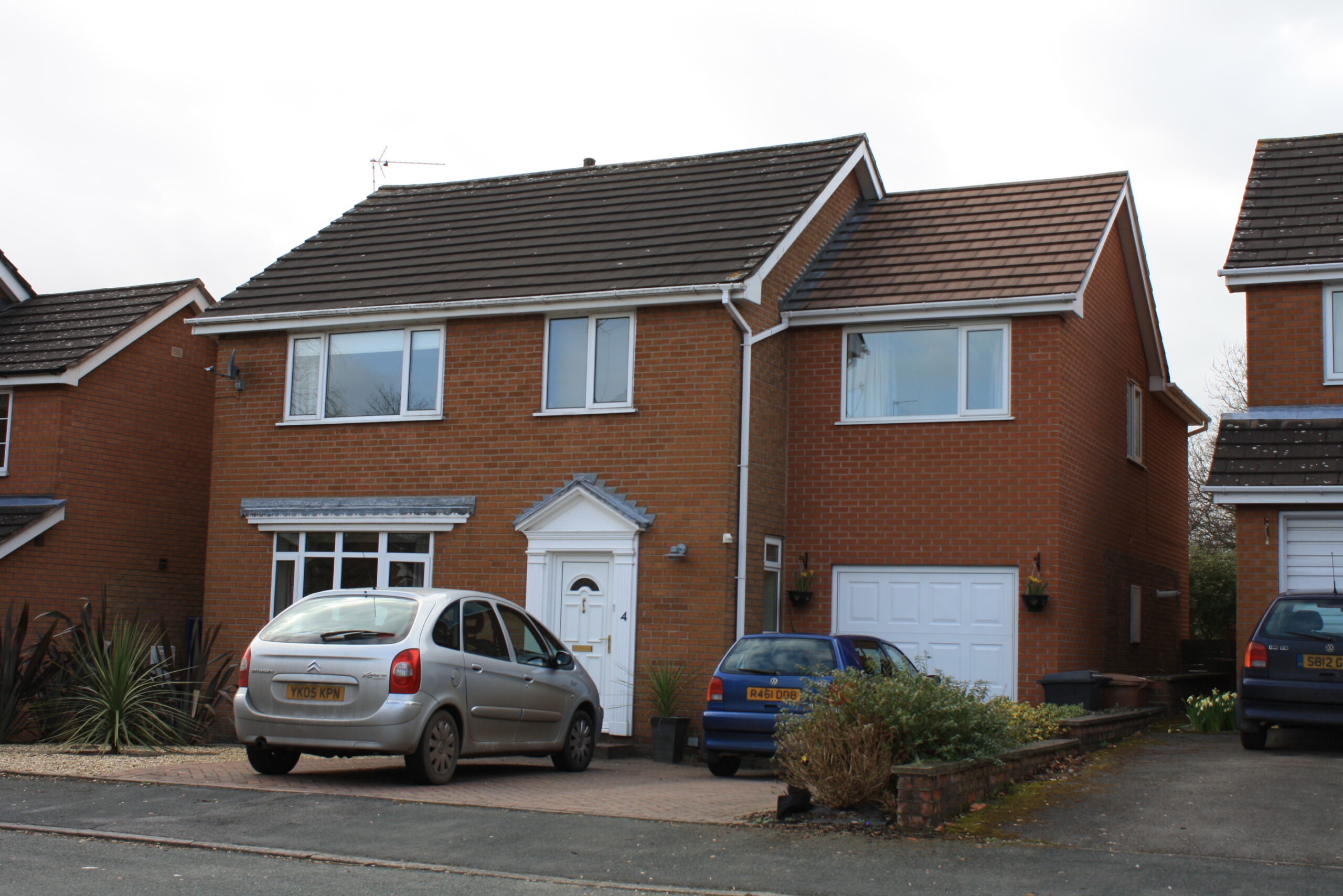 exterior view of front driveway and new two storey side extension at Somerset Close