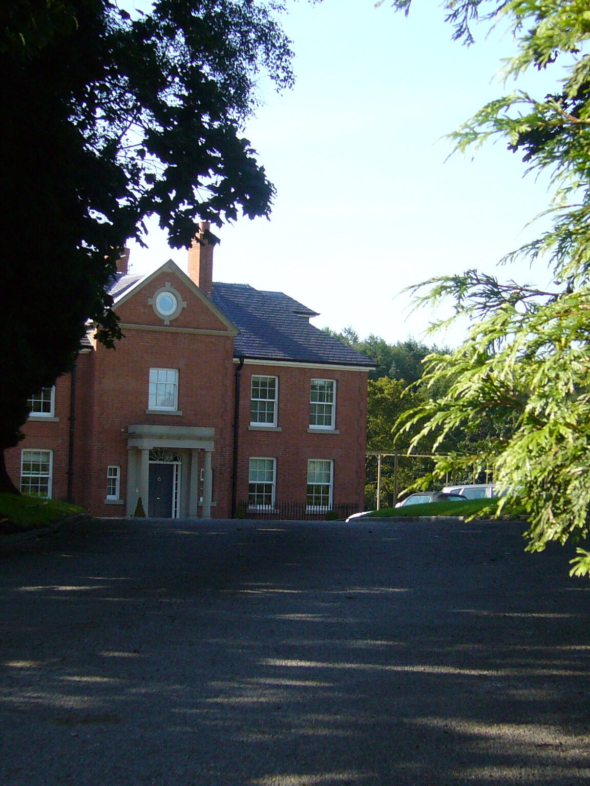 Withinlee House driveway